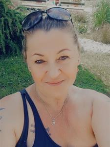 Ági 53 éves nő, Budapest