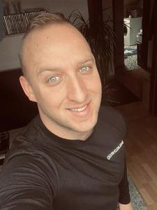 Akos 33 éves férfi, Veszprém megye