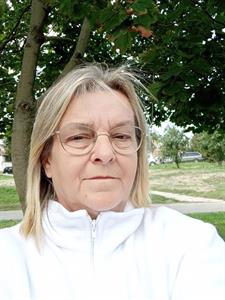 Andrea 57 éves nő, Fejér megye