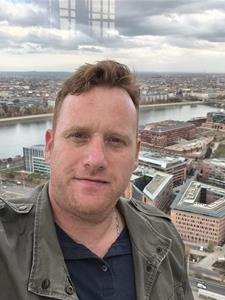 Andris 44 éves férfi, Budapest