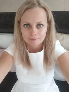 Ani 45 éves nő, Pest megye