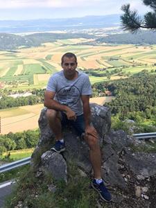 Ati 33 éves férfi, Veszprém megye