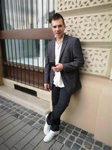 Babyfac3 33 éves férfi, Budapest