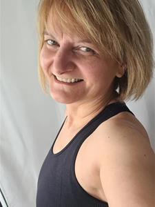 Bella 57 éves nő, Budapest