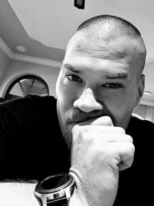 Bence 33 éves férfi, Győr-Moson-Sopron megye