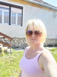 Boglárka 47 éves nő, Veszprém megye