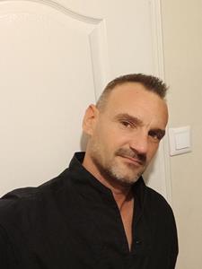 Carlos 45 éves férfi, Budapest