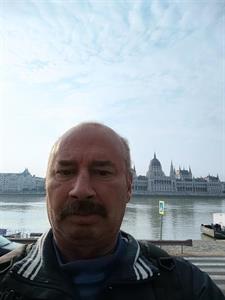 Carlos 55 éves férfi, Budapest