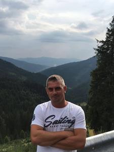 Csuka 40 éves férfi, Győr-Moson-Sopron megye