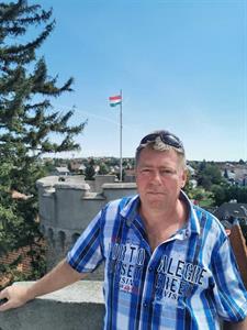 DANI 54 éves férfi, Fejér megye