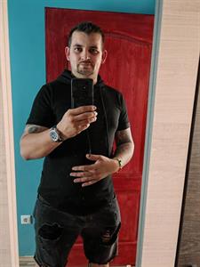 Dani 40 éves férfi, Győr-Moson-Sopron megye