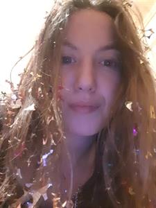 Dari 32 éves nő, Pest megye