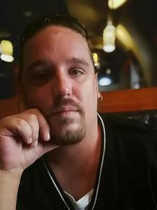 Dave 39 éves férfi, Győr-Moson-Sopron megye