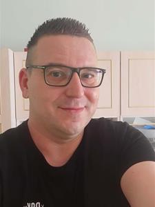 dave 38 éves férfi, Komárom-Esztergom megye
