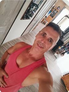 Eduárdó  53 éves férfi, Pest megye