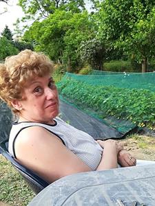 Elisa 79 éves nő, Budapest