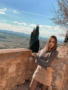 Emma 21 éves nő, Budapest