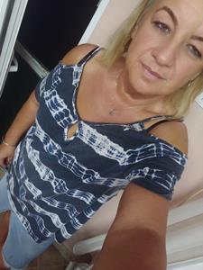Erika  53 éves nő, Borsod-Abaúj-Zemplén megye