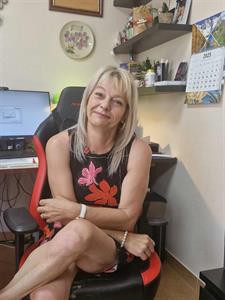 Erika 50 éves nő, Pest megye