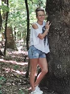 Erika  57 éves nő, Jász-Nagykun-Szolnok megye