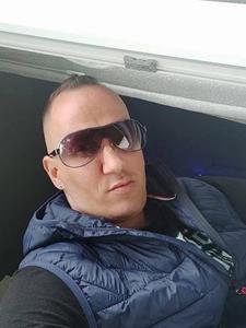 Fecó  41 éves férfi, Komárom-Esztergom megye