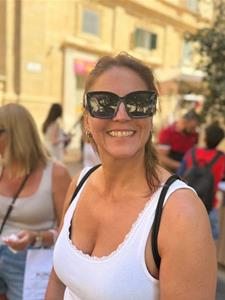 Gabi 49 éves nő, Budapest