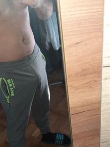 Godlike 48 éves férfi, Győr-Moson-Sopron megye