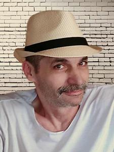 Gördülő 57 éves férfi, Békés megye