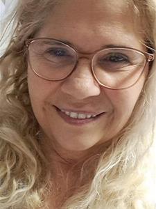 Gyöngy 61 éves nő, Budapest