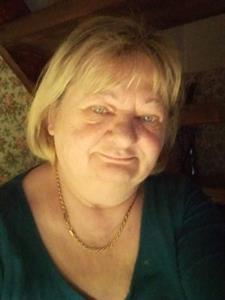 Gyöngyi 62 éves nő, Budapest