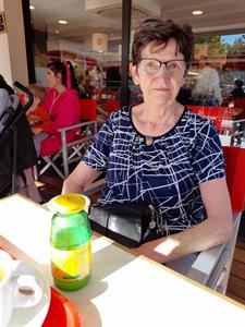 Gyöngyvirág 74 éves nő, Borsod-Abaúj-Zemplén megye