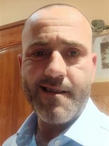 Gyula  44 éves férfi, Komárom-Esztergom megye