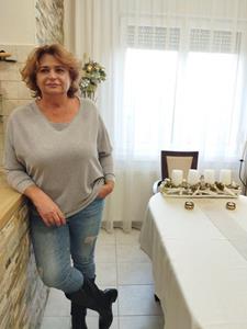 Hope 57 éves nő, Pest megye