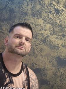 Hubert 41 éves férfi, Győr-Moson-Sopron megye