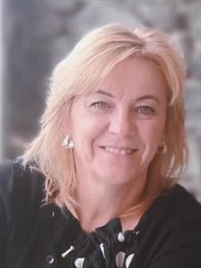 Irén 49 éves nő, Budapest