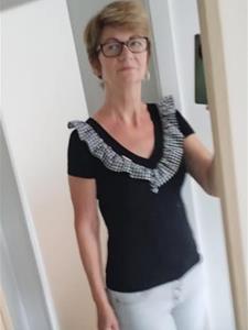 Irénke 62 éves nő, Pest megye