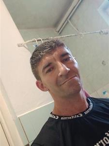 István 36 éves férfi, Békés megye