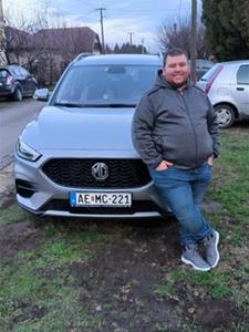 Jani 25 éves férfi, Jász-Nagykun-Szolnok megye