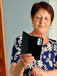 Kata 70 éves nő, Veszprém megye