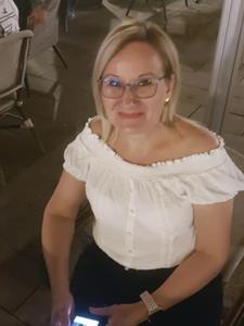 Kata 50 éves nő, Fejér megye