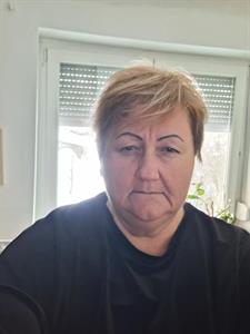 Kata 54 éves nő, Pest megye