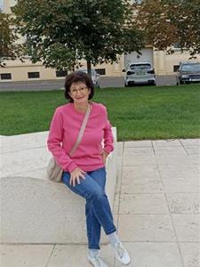 Katie 65 éves nő, Jász-Nagykun-Szolnok megye