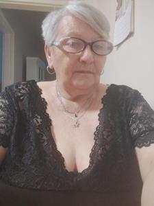 Kicsi 65 éves nő, Hajdú-Bihar megye