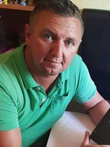 KRISZ 45 éves férfi, Komárom-Esztergom megye