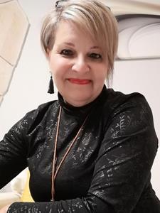 Kriszta 51 éves nő, Komárom-Esztergom megye