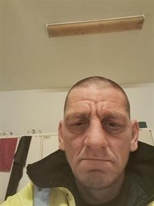 Krisztian 44 éves férfi, Komárom-Esztergom megye
