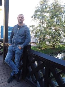 Kriszzzz 46 éves férfi, Jász-Nagykun-Szolnok megye