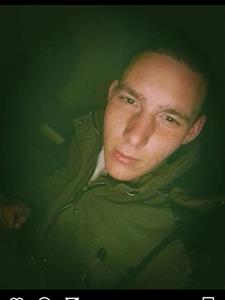 Lakos 24 éves férfi, Győr-Moson-Sopron megye