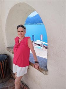 Mangi 53 éves nő, Budapest