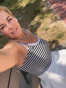 Marianna 49 éves nő, Komárom-Esztergom megye